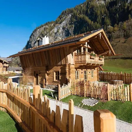 Chalets Auszeit, Near Grossarl شاليه Hüttschlag
