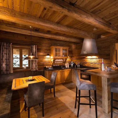 Chalets Auszeit, Near Grossarl شاليه *