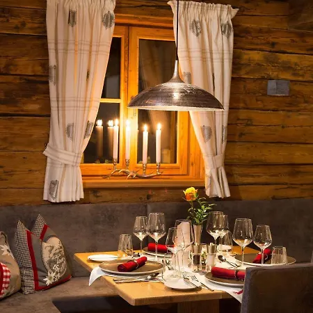 Chalets Auszeit, Near Grossarl شاليه *